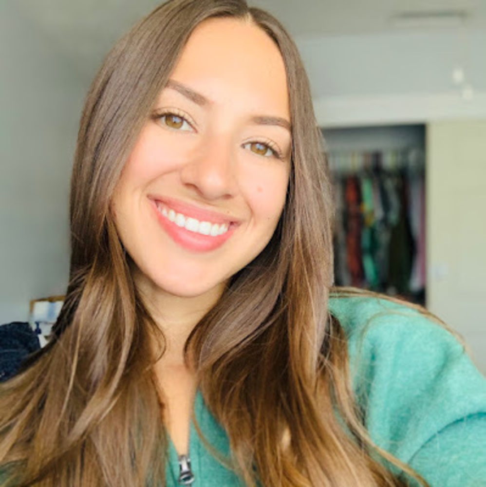 Meet your Posher, Gabriela